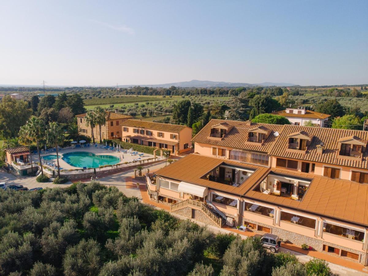 Agrihotel Elisabetta Collemezzano Exterior photo