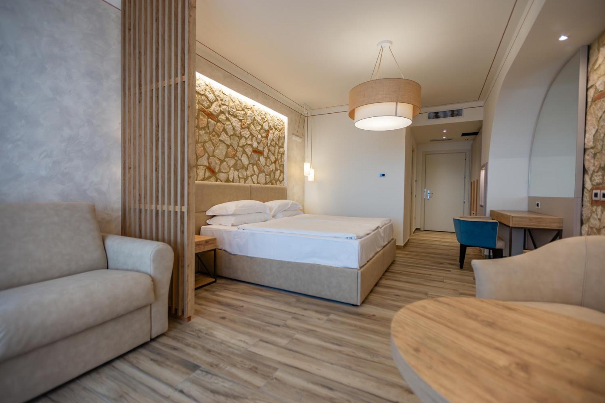 Agrihotel Elisabetta Collemezzano Exterior photo