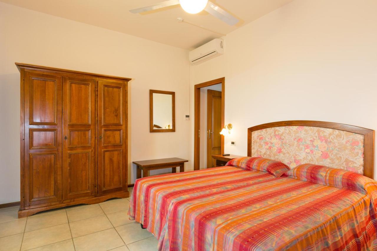 Agrihotel Elisabetta Collemezzano Exterior photo